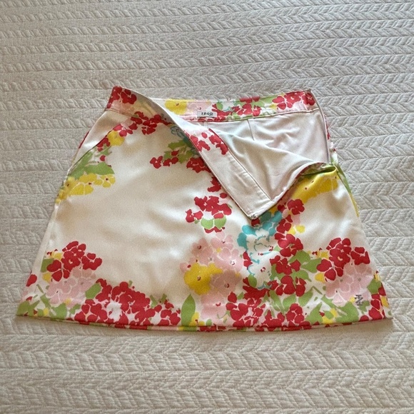 IZOD Golf A-Line White/Floral Skort Like New Size Med/8 - Picture 6 of 14